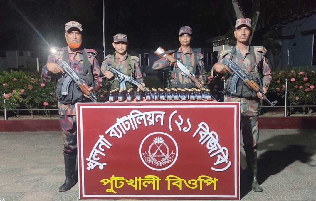 বেনাপোল পুটখালী সীমান্তে বিজিবি’র অভিযানে ভারতীয় উইনিক্স সিরাপ জব্দ