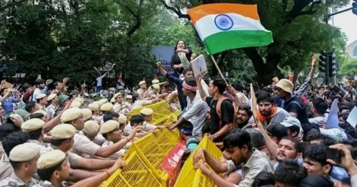 ভারতজুড়ে রাজনৈতিক সংঘাতের শঙ্কা, মোদির মসনদ টালমাটাল
